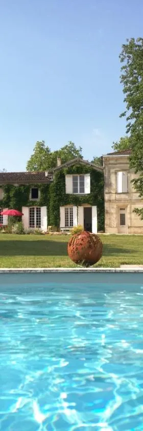Domaine de Rateau，位于Bayas的酒店