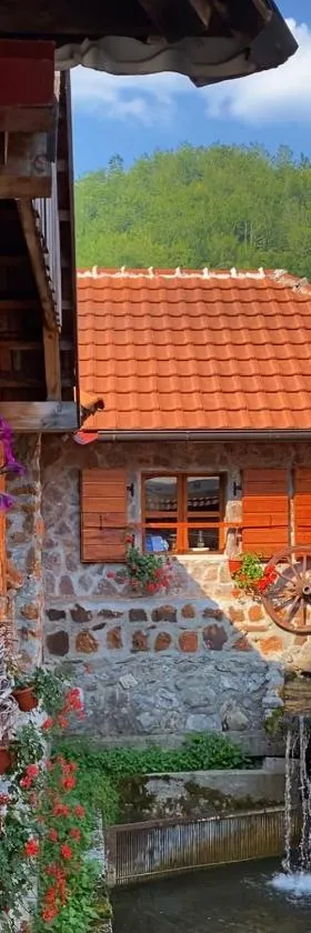 Apartment Old House，位于波德戈里察的酒店