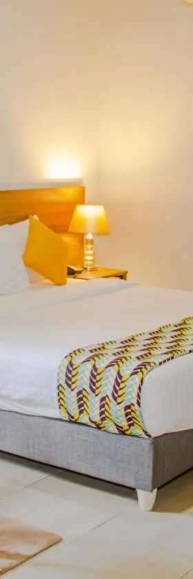 BLUEBAY HOTEL ABIDJAN，位于阿比让的酒店