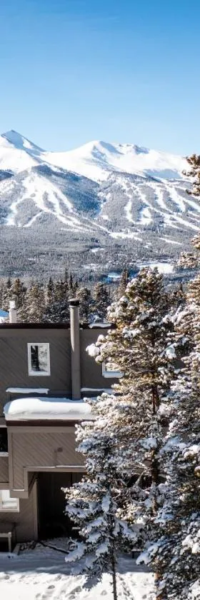 Gold Point Resort Breckenridge by Vacatia，位于布雷肯里奇的酒店