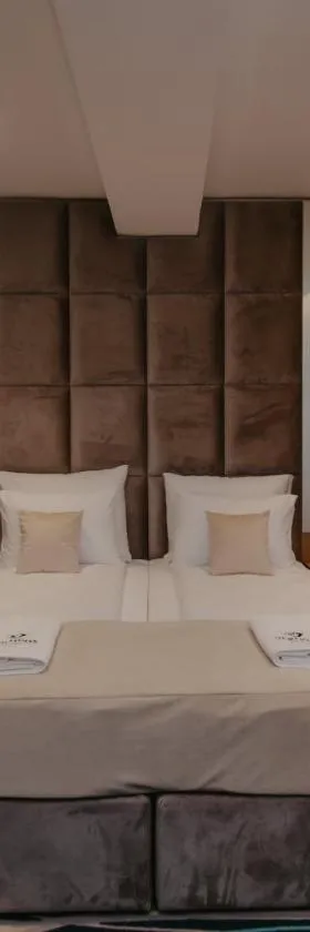 Hotel Vertigos，位于图兹拉的酒店