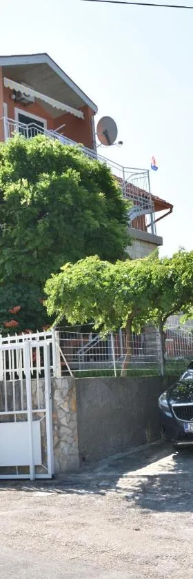 Apartments 2M，位于Dolac的酒店