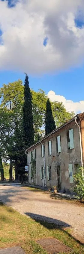 La Bonne Planque - Maison éclusière de La Planque，位于Mas-Saintes-Puelles的酒店