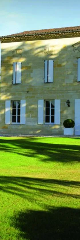 Château Bonalgue - Pomerol，位于利布尔讷的酒店