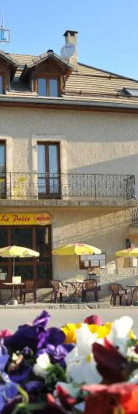 Chez le Poète，位于瑟洛内的酒店