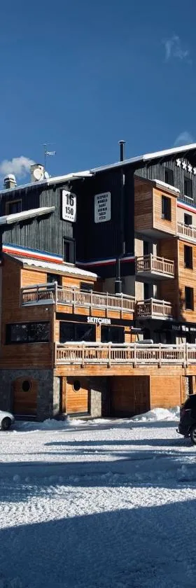 Hôtel 16 | 150 Montagne & Spa Nuxe，位于瓦尔的酒店