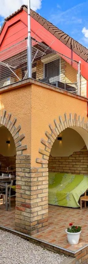 Pipacsos Vendégházak，位于基什孔毛伊绍的酒店