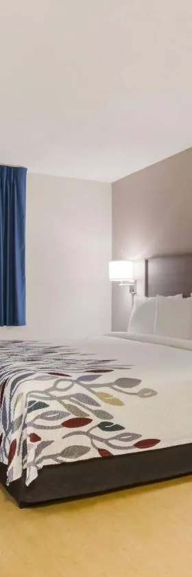 Red Roof Inn Lawrenceburg，位于劳伦斯堡的酒店