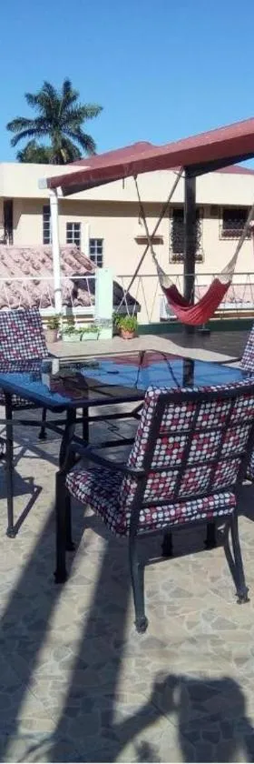 红色小屋旅馆，位于伯利兹城的酒店