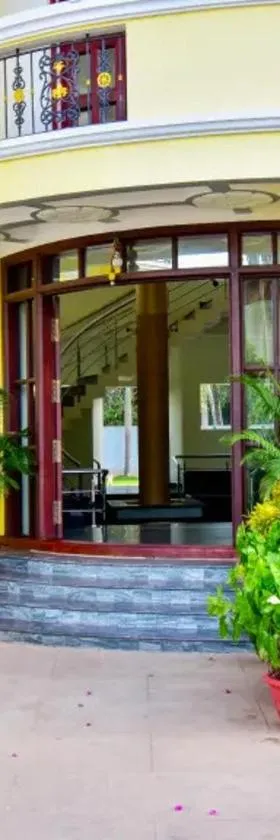 Hotel Priso，位于Kālapettai的酒店