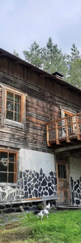 Seitsemisen Torpat Log Cabin，位于Latovesi的酒店