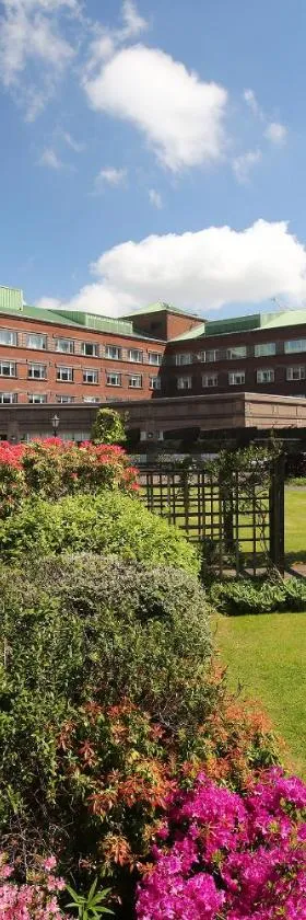 The Golden Jubilee Hotel，位于克莱德班克的酒店