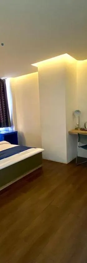 Golden Palace Hotel，位于Batu Merah的酒店