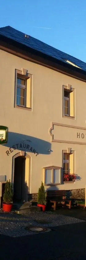 Garni Hotel St Anna，位于博兹达尔的酒店
