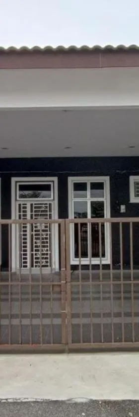 Homestay Batu Pahat, BUSHRA，位于峇株巴辖的酒店