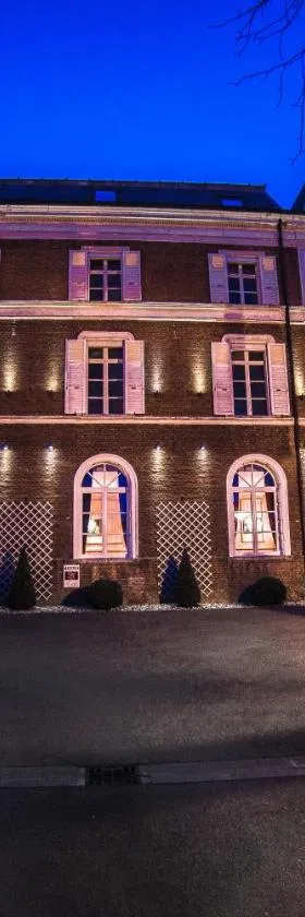 The Originals Boutique, La Maison Rouge, Lens Ouest，位于讷莱米讷的酒店
