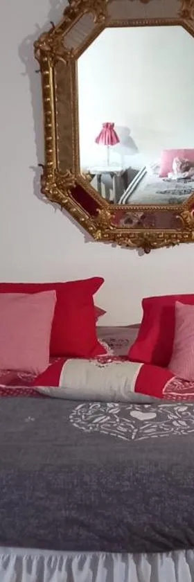 Gîte Rouge Calme et Nature，位于Allas-Bocage的酒店