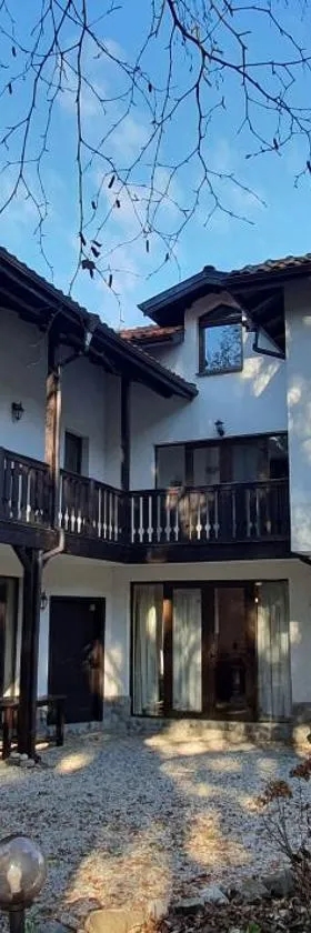 Guest House Ela，位于道那班亚的酒店