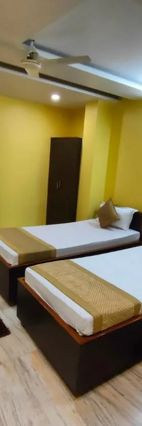 HOTEL SAKET PALACE，位于王舍城的酒店
