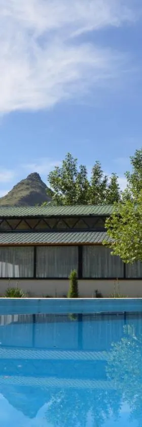 Crossway Camping，位于叶海格纳佐尔的酒店