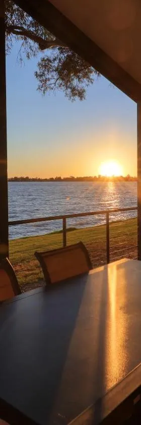 Lake Boga Caravan Park，位于Lake Boga的酒店