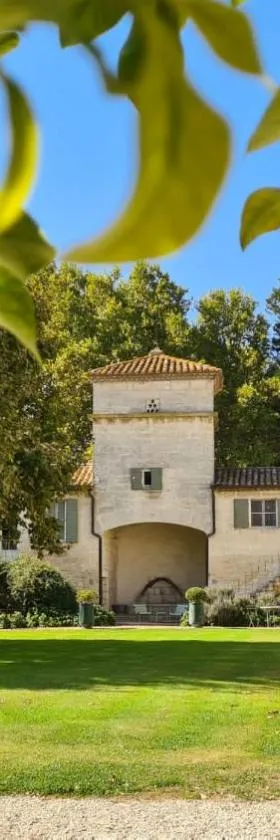 HOTEL et APPARTEMENTS DOMAINE DES CLOS - Teritoria，位于博凯尔的酒店