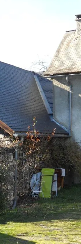 Joli gîte en Ariège avec vue，位于Buzan的酒店