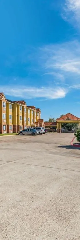 Quality Inn & Suites North Mesquite I-30，位于梅斯基特的酒店