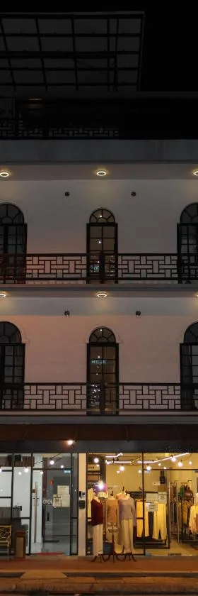 Hotel Decentraland Kuala Terengganu，位于瓜拉丁加奴的酒店