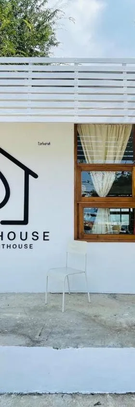 Whitehouse cafe&Guesthouse，位于Ban Sa La的酒店