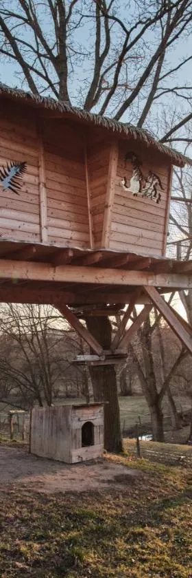 Treehouse Křemílek，位于Jesenice的酒店