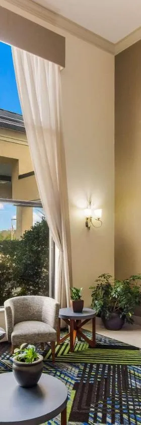 Clarion Pointe New Bern，位于新伯尔尼的酒店