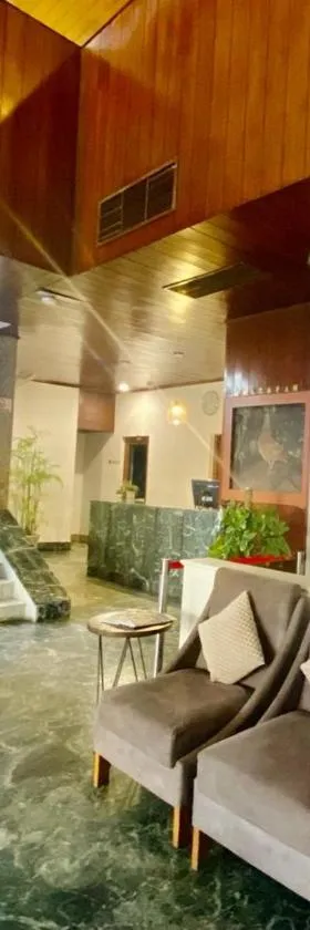 Hotel Tragopan，位于迪马普尔的酒店
