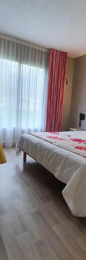 25号汽车旅馆，位于Socx的酒店