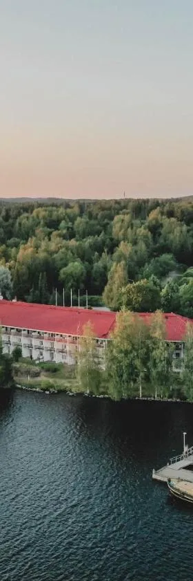 Hotel Kumpeli Spa，位于黑诺拉的酒店