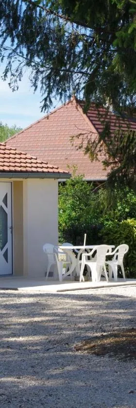 Gîte Les Grands Prés，位于Frontenard的酒店
