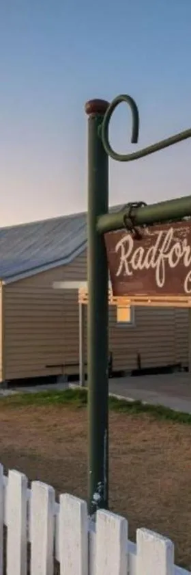 The Radford Couples Cottage Heart of Stanthorpe，位于史丹霍普的酒店