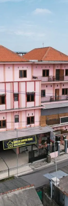 Homestay Kampung Inggris SYARIAH，位于Pare的酒店