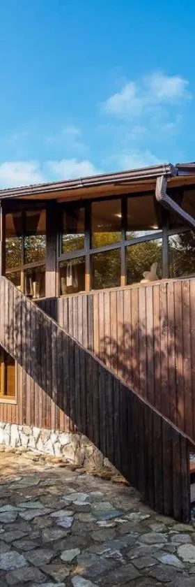 EcoLife Lodge Hotel & Restaurant，位于斯捷潘纳万的酒店