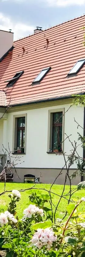 Dwór Gogolewo nad Wartą，位于Książ Wielkopolski的酒店