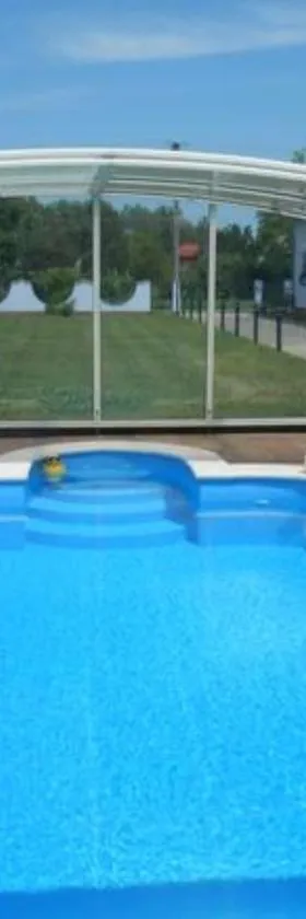 schönes Ferienhaus mit grossen Pool 250 m vom Balaton，位于巴拉通马里亚弗都的酒店