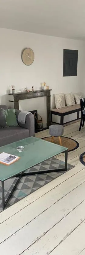 Charmant appartement 4 pers au centre des remparts，位于盖朗德的酒店