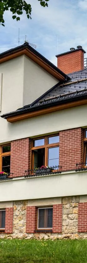 Bezručova škola，位于旧哈姆里的酒店