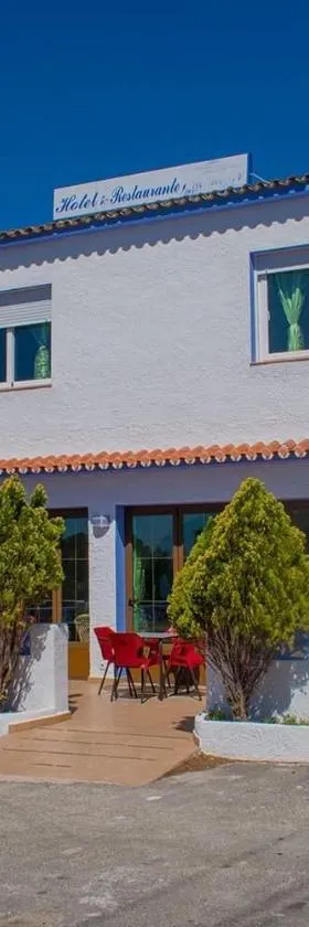 Hotel Restaurant Baladrar，位于贝尼萨的酒店