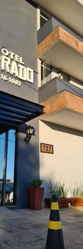 Hotel Cerrado，位于蒙蒂斯克拉鲁斯的酒店