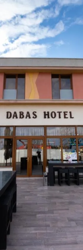 Dabas Hotel，位于Dabas的酒店
