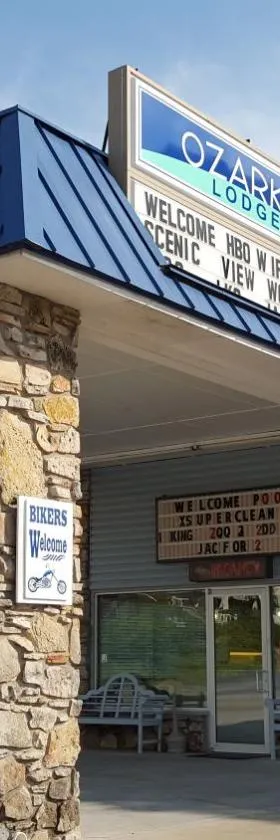 Ozarka Lodge Eureka Springs，位于尤里卡斯普林斯的酒店
