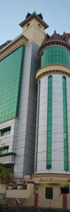 hotel bessota international，位于蒂鲁瓦尔拉的酒店