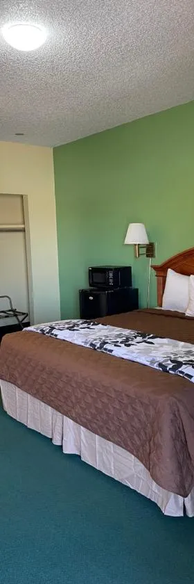 Relax Inn Dilley，位于Dilley的酒店