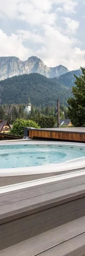 Tatra Resort & SPA，位于考斯赛力克的酒店